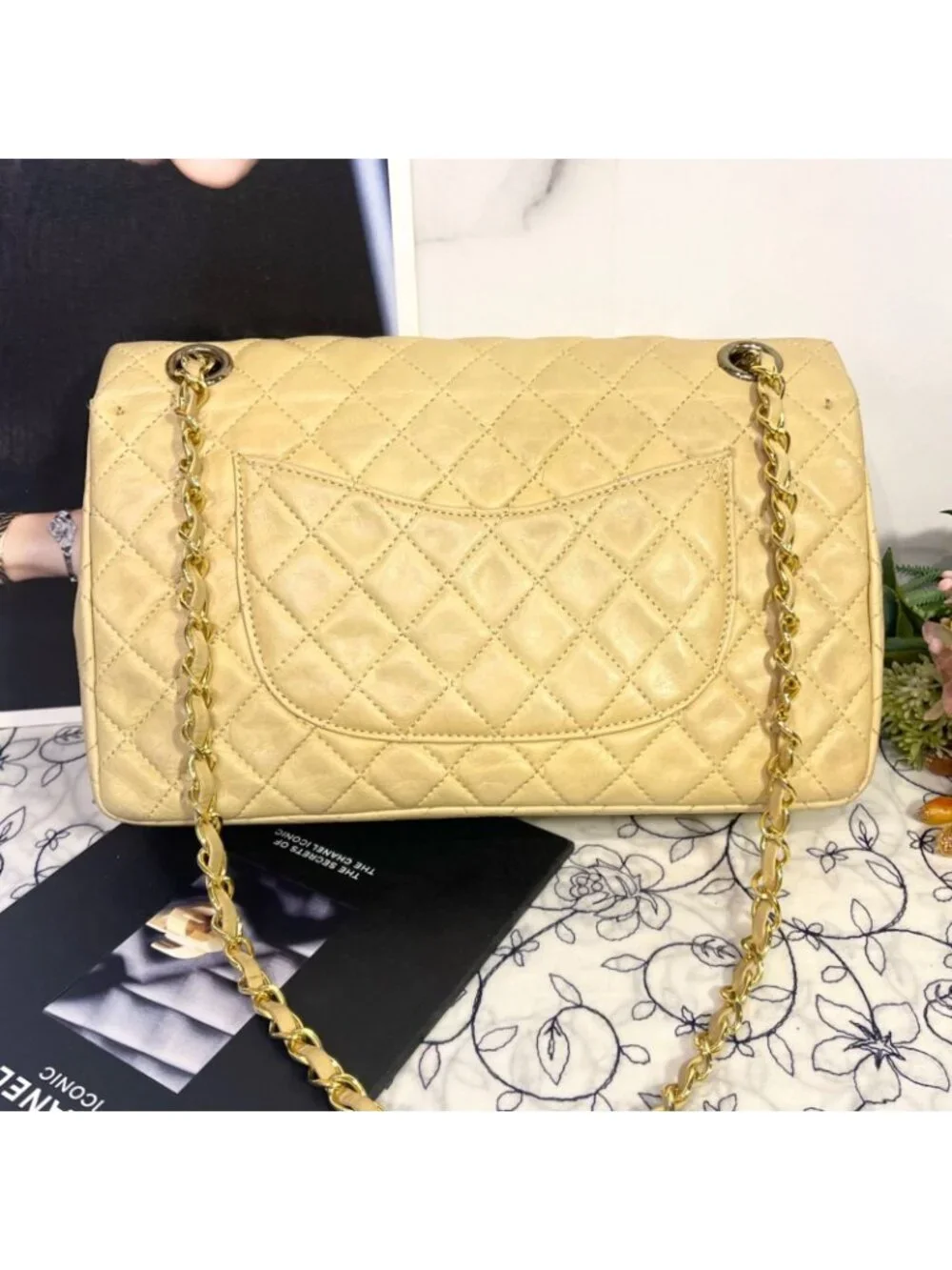 Chanel Vintage Turnlock Quilted Beige Shoulder Bag